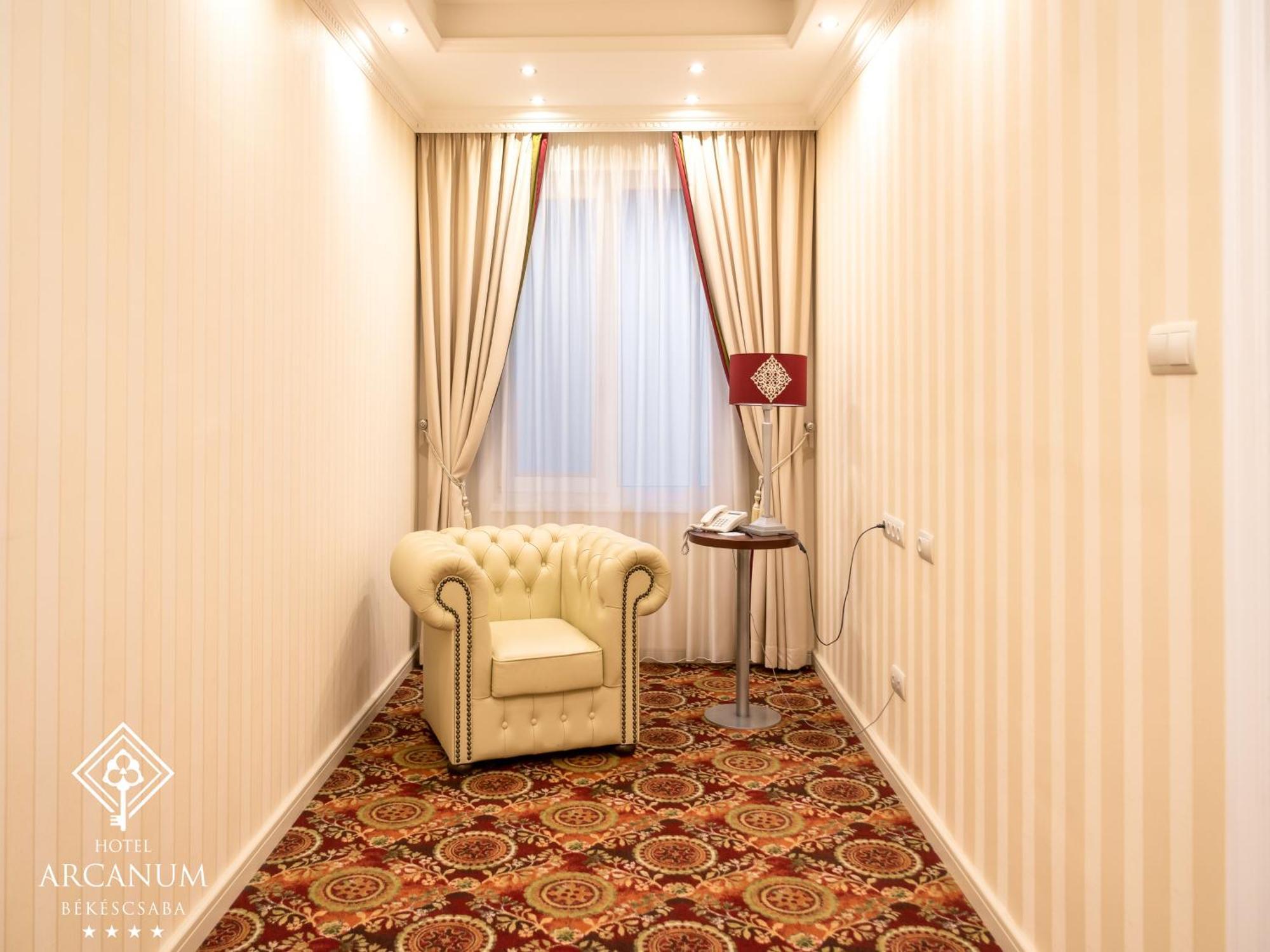 Arcanum Hotel Bekescsaba Extérieur photo