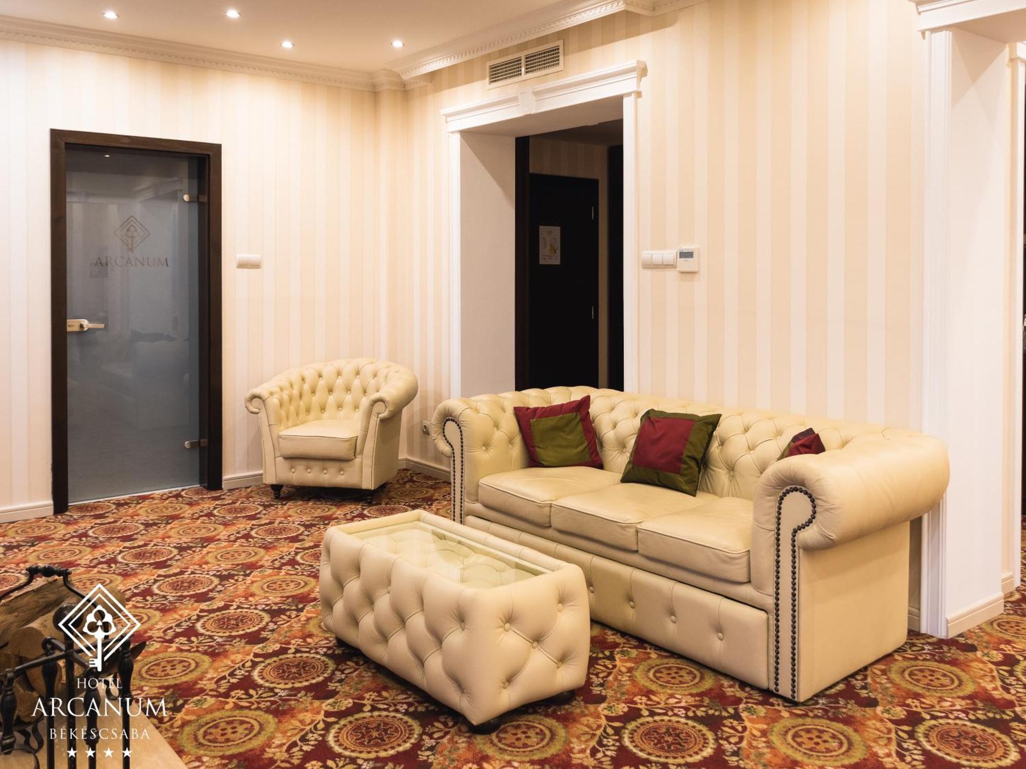 Arcanum Hotel Bekescsaba Extérieur photo