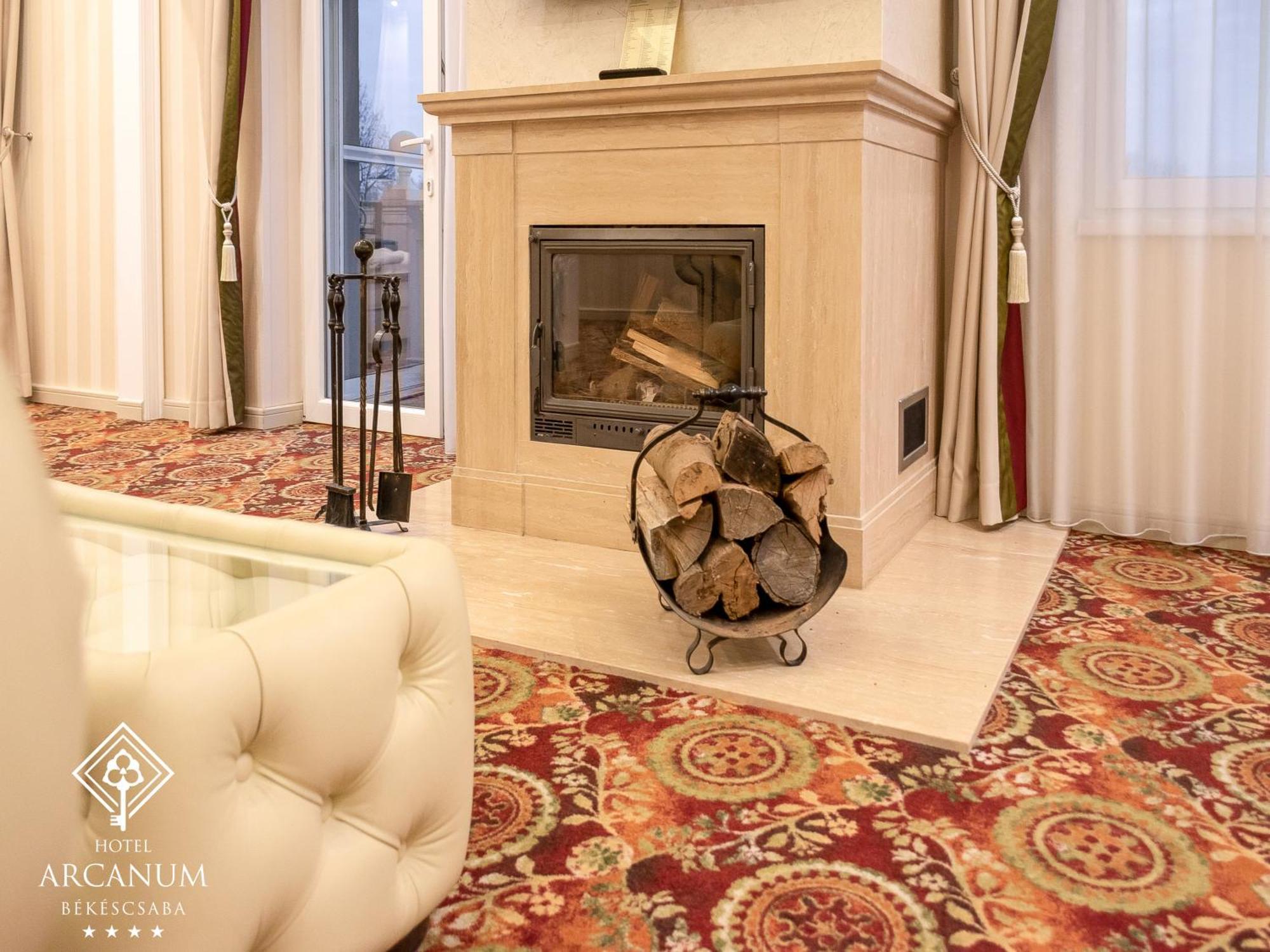 Arcanum Hotel Bekescsaba Extérieur photo